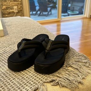 Black Platform Sandals